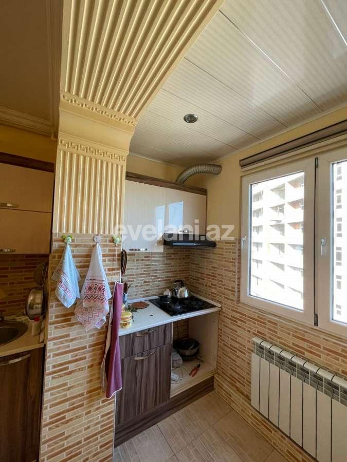 Satılır, köhnə tikili, 2 otaqlı, 60 m², Bakı, Binəqədi r, 8-ci mikrorayon q, Azadlıq prospekti m.