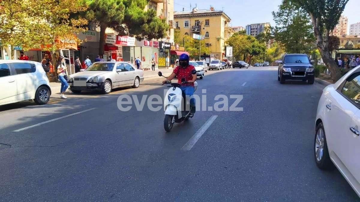 Продаётся, вторичка, 2-комнаты, 65 m², Баку, Ясамальский r, Элмляр Академиясы m.