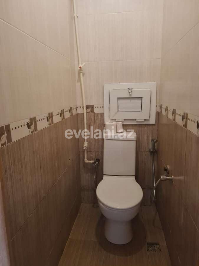 Satılır, köhnə tikili, 3 otaqlı, 62 m², Bakı, Binəqədi r, 8-ci mikrorayon q, Azadlıq prospekti m.