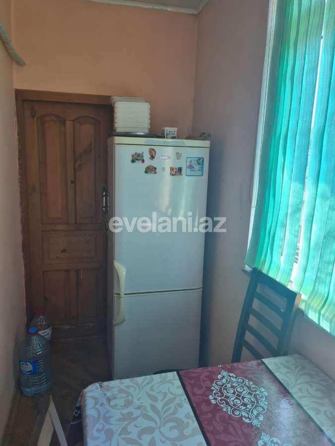 Satılır, köhnə tikili, 3 otaqlı, 62 m², Bakı, Binəqədi r, 8-ci mikrorayon q, Azadlıq prospekti m.