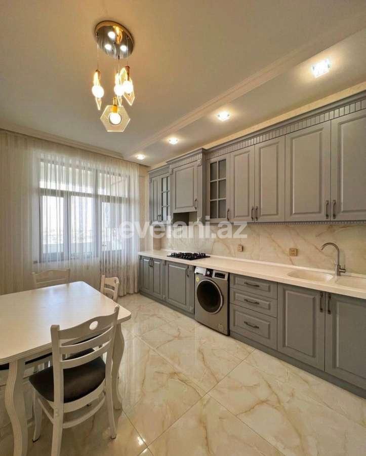 Satılır, yeni tikili, 3 otaqlı, 135 m², Bakı, Binəqədi r, 8-ci mikrorayon q, Azadlıq prospekti m.