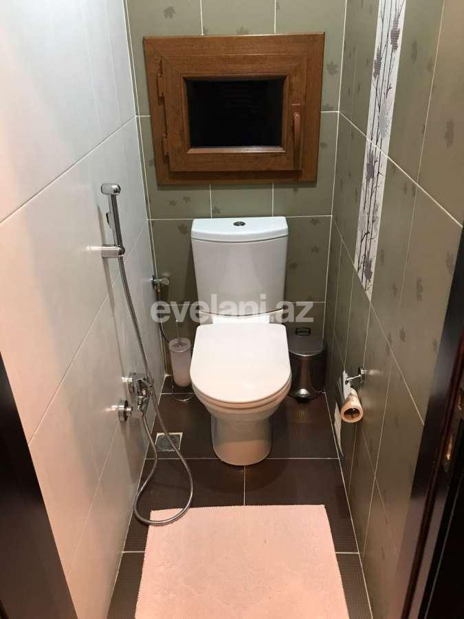Satılır, köhnə tikili, 2 otaqlı, 65 m², Bakı, Binəqədi r, 8-ci mikrorayon q, Azadlıq prospekti m.
