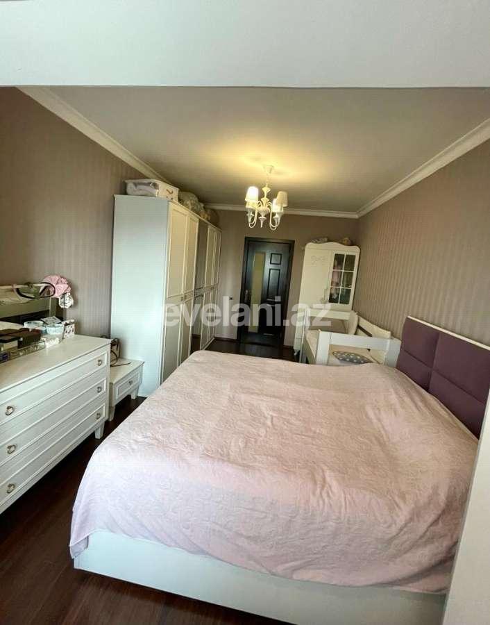 Satılır, köhnə tikili, 2 otaqlı, 65 m², Bakı, Binəqədi r, 8-ci mikrorayon q, Azadlıq prospekti m.