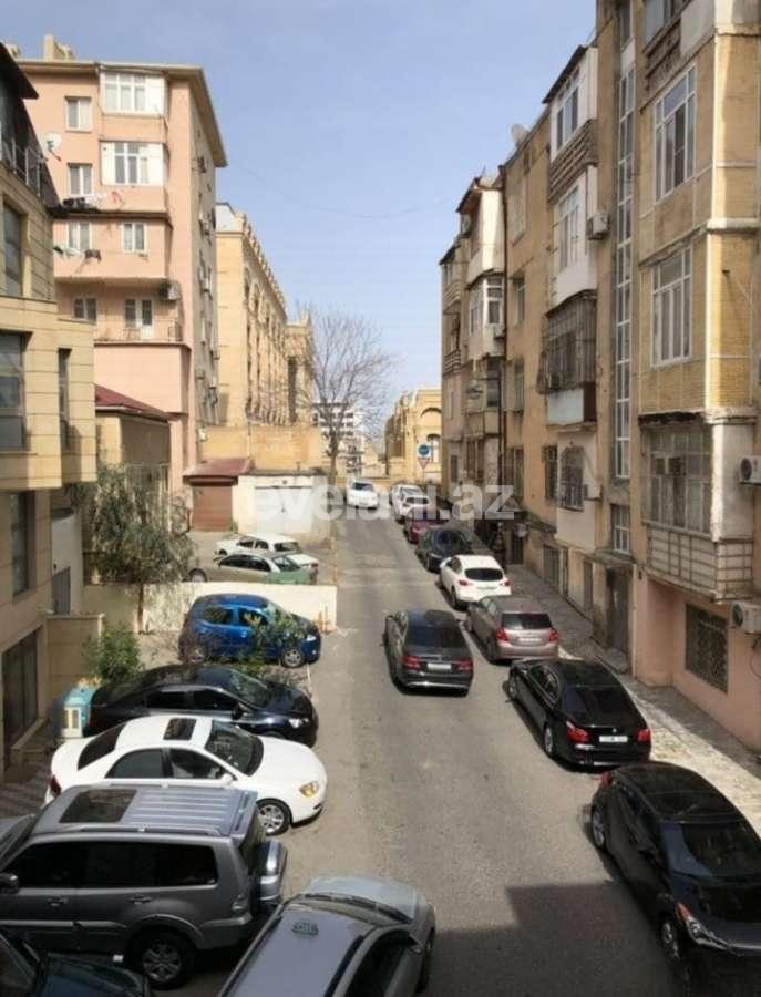 Kirayə verilir, köhnə tikili, 2 otaqlı, 71 m², Bakı, Səbail r, İçəri Şəhər m.