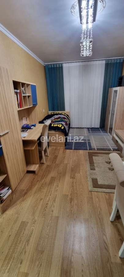 Satılır, köhnə tikili, 4 otaqlı, 104.99 m², Bakı, Binəqədi r, 8-ci mikrorayon q, Azadlıq prospekti m.