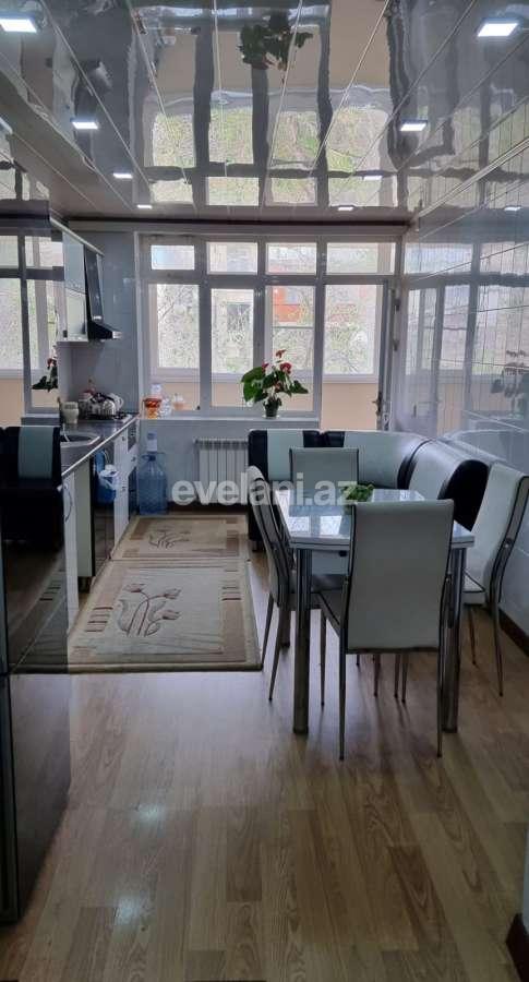 Satılır, köhnə tikili, 4 otaqlı, 104.99 m², Bakı, Binəqədi r, 8-ci mikrorayon q, Azadlıq prospekti m.