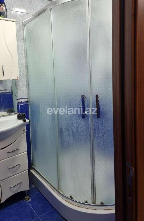 Satılır, köhnə tikili, 4 otaqlı, 104.99 m², Bakı, Binəqədi r, 8-ci mikrorayon q, Azadlıq prospekti m.