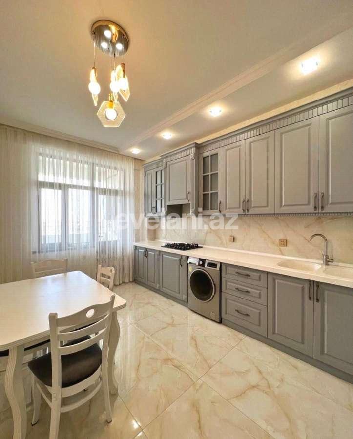 Satılır, yeni tikili, 3 otaqlı, 135 m², Bakı, Binəqədi r, 8-ci mikrorayon q, Azadlıq prospekti m.