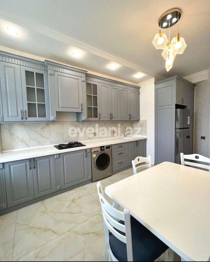 Satılır, yeni tikili, 3 otaqlı, 135 m², Bakı, Binəqədi r, 8-ci mikrorayon q, Azadlıq prospekti m.