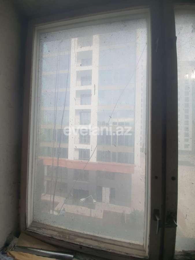 Satılır, köhnə tikili, 2 otaqlı, 52 m², Bakı, Yasamal r, Elmlər Akademiyası m.