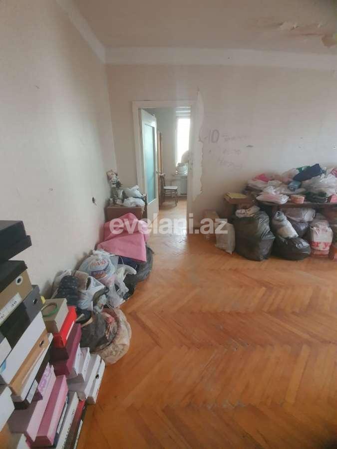 Satılır, köhnə tikili, 2 otaqlı, 52 m², Bakı, Yasamal r, Elmlər Akademiyası m.