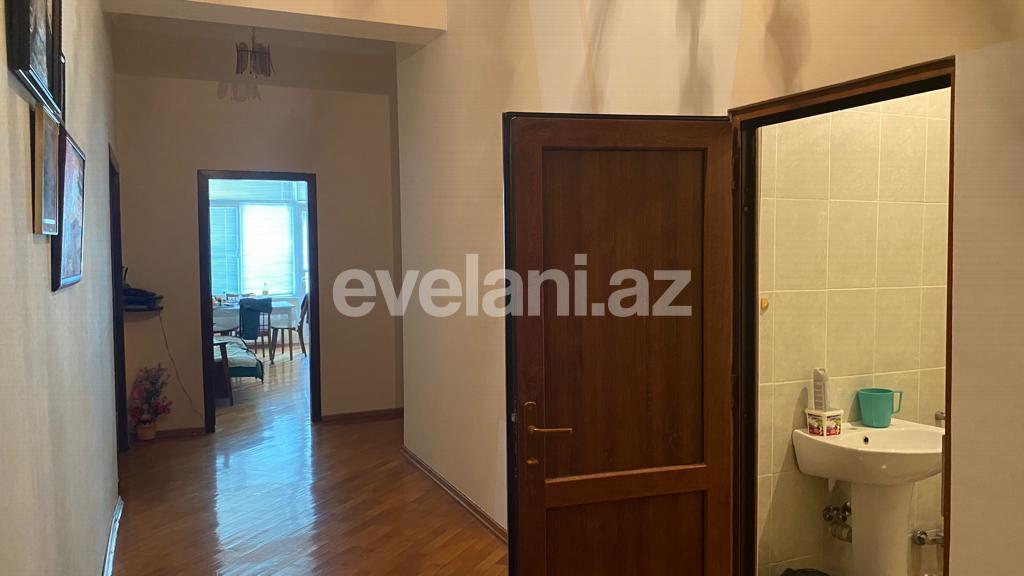 Satılır, yeni tikili, 4 otaqlı, 200 m², Bakı, Yasamal r, Elmlər Akademiyası m.