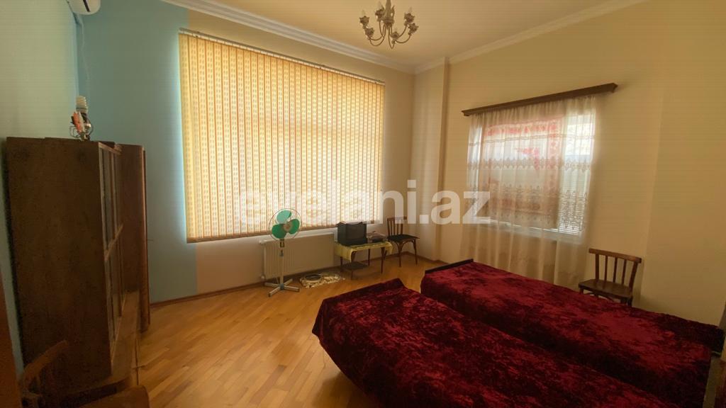 Satılır, yeni tikili, 4 otaqlı, 200 m², Bakı, Yasamal r, Elmlər Akademiyası m.