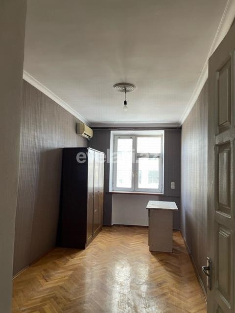 Rent, old building, 2 room, 49.99 m², Baku, Yasamal r.