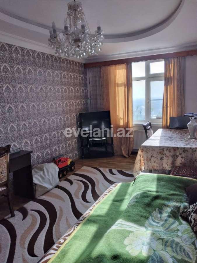 Satılır, köhnə tikili, 3 otaqlı, 70 m², Bakı, Suraxanı r, Yeni Günəşli q, Xalqlar Dostluğu m.