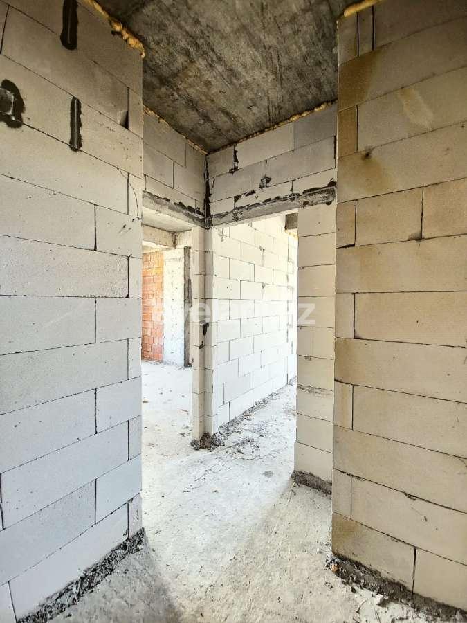 Satılır, yeni tikili, 2 otaqlı, 75 m², Bakı, Nizami r, Qara Qarayev m.