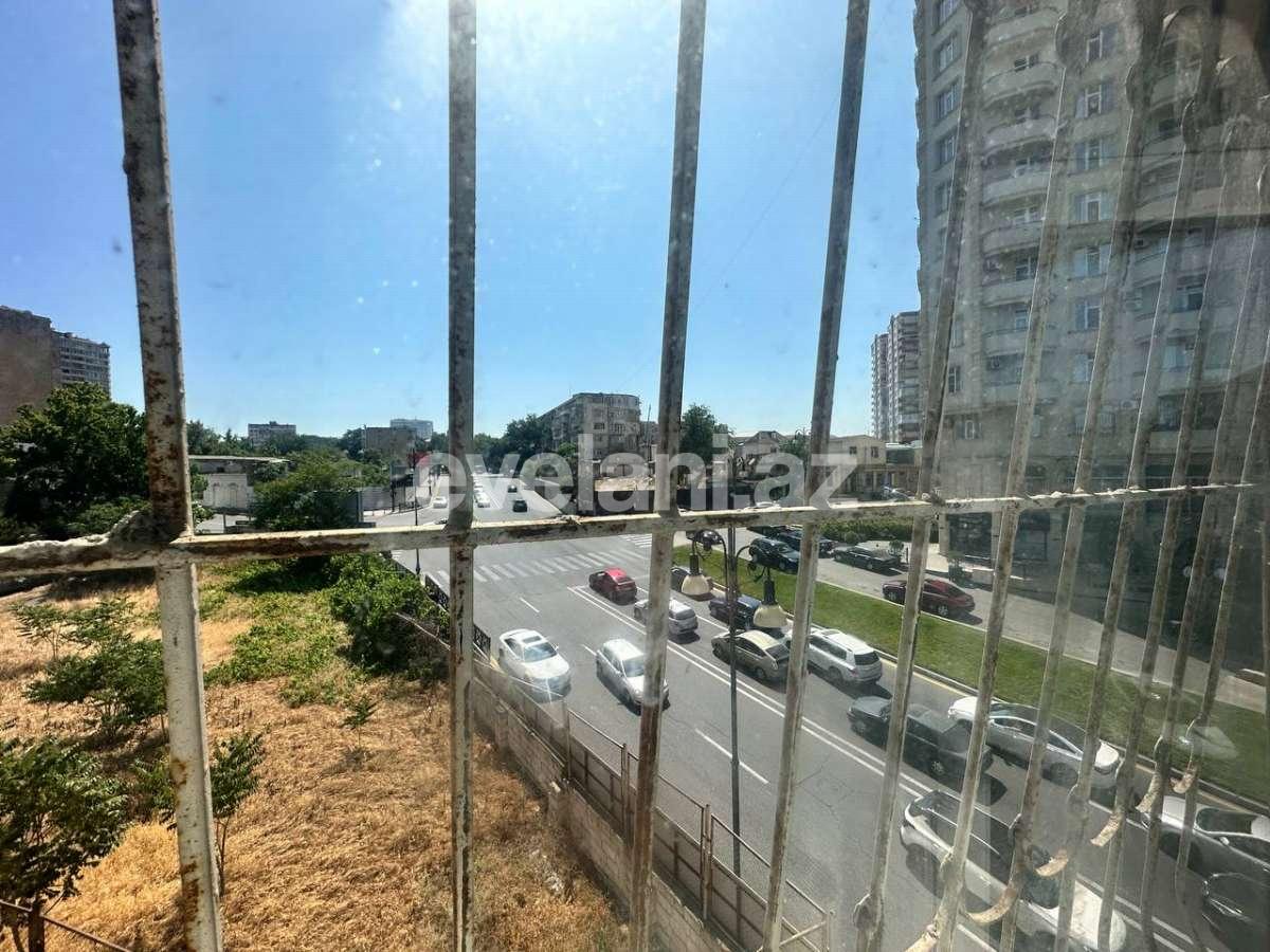 Satılır, köhnə tikili, 2 otaqlı, 50 m², Bakı, Yasamal r, İçəri Şəhər m.