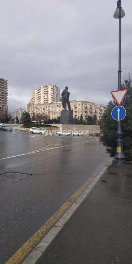 Satılır, köhnə tikili, 2 otaqlı, 50 m², Bakı, Yasamal r, İçəri Şəhər m.