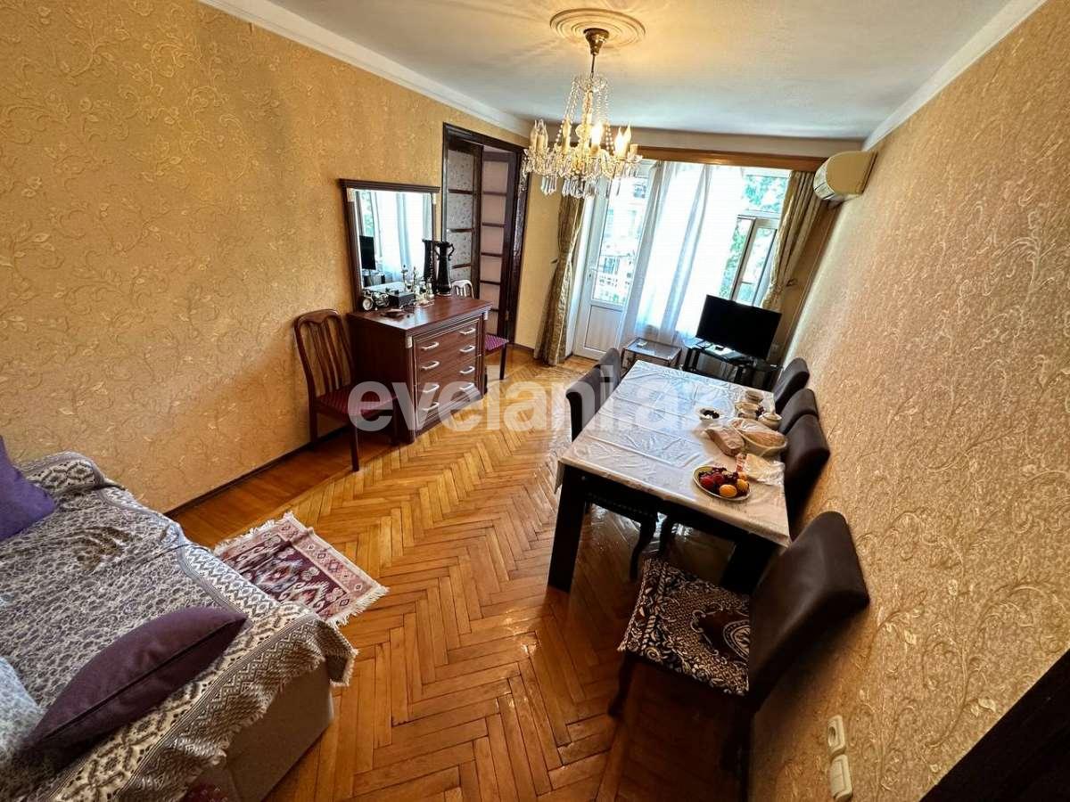 Satılır, köhnə tikili, 2 otaqlı, 50 m², Bakı, Yasamal r, İçəri Şəhər m.