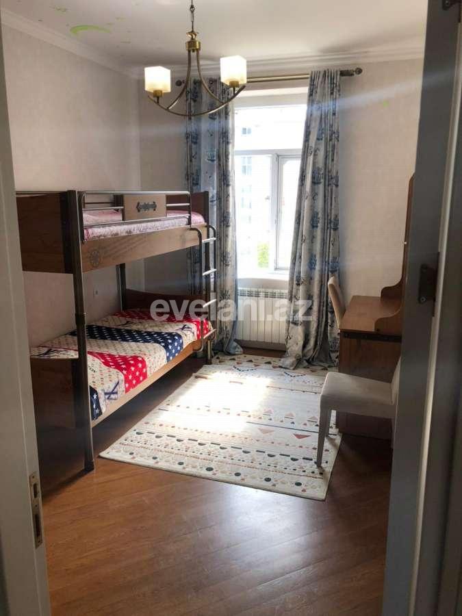 Kirayə verilir, köhnə tikili, 3 otaqlı, 100 m², Bakı, Xətai r, Sahil m.