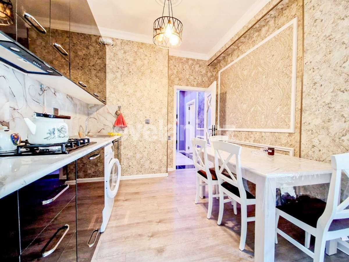 Kirayə verilir, yeni tikili, 2 otaqlı, 75 m², Bakı, Nizami r, Qara Qarayev m.