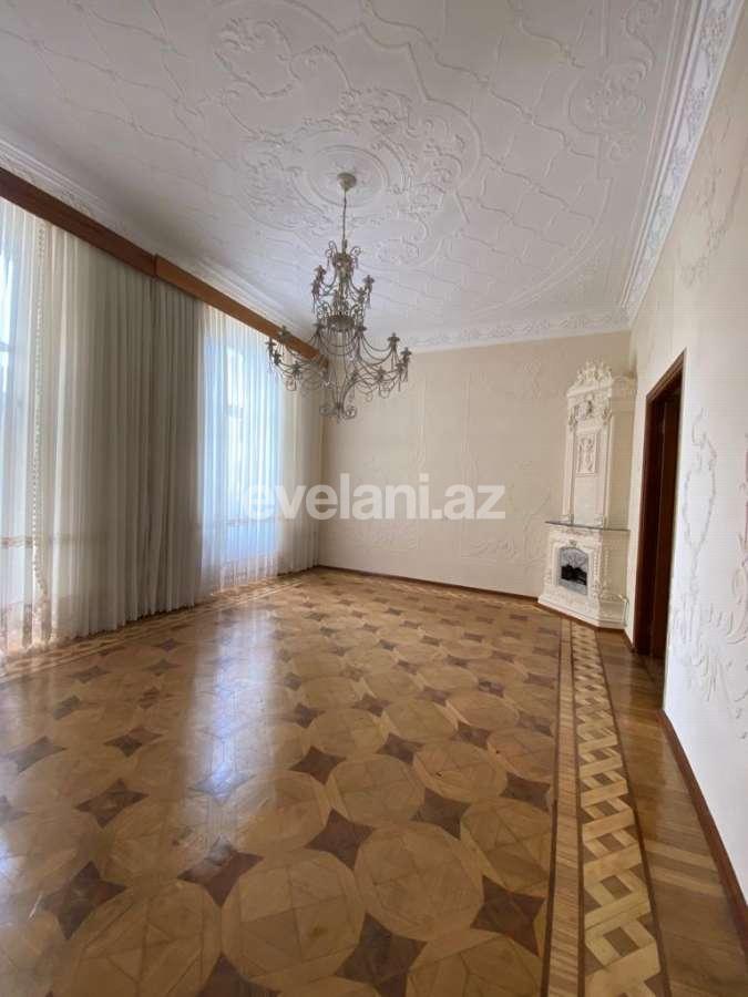 Satılır, köhnə tikili, 5 otaqlı, 240 m², Bakı, Səbail r, Sahil m.