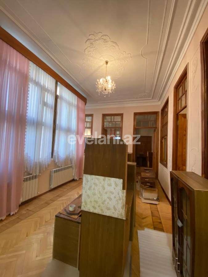 Satılır, köhnə tikili, 5 otaqlı, 240 m², Bakı, Səbail r, Sahil m.