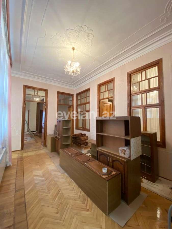 Satılır, köhnə tikili, 5 otaqlı, 240 m², Bakı, Səbail r, Sahil m.