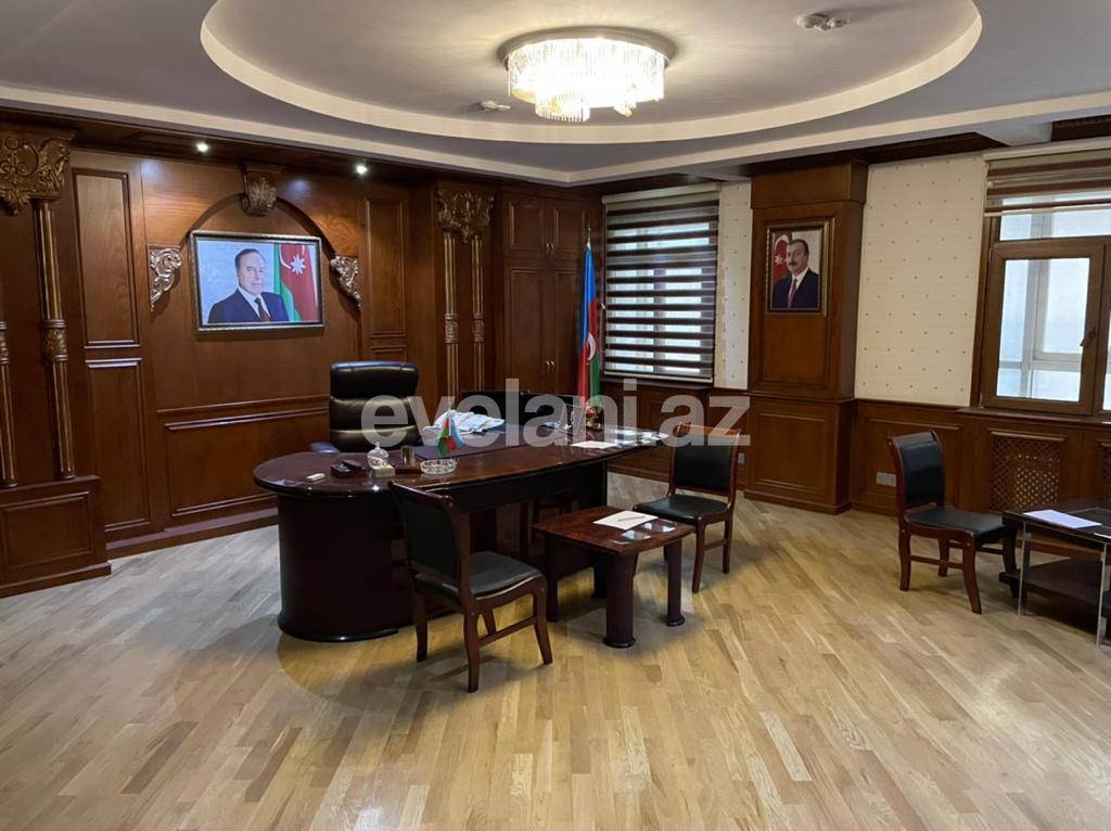 Kirayə verilir, ofis, 13 otaqlı, 550 m², Bakı, Binəqədi r, Memar Əcəmi m.