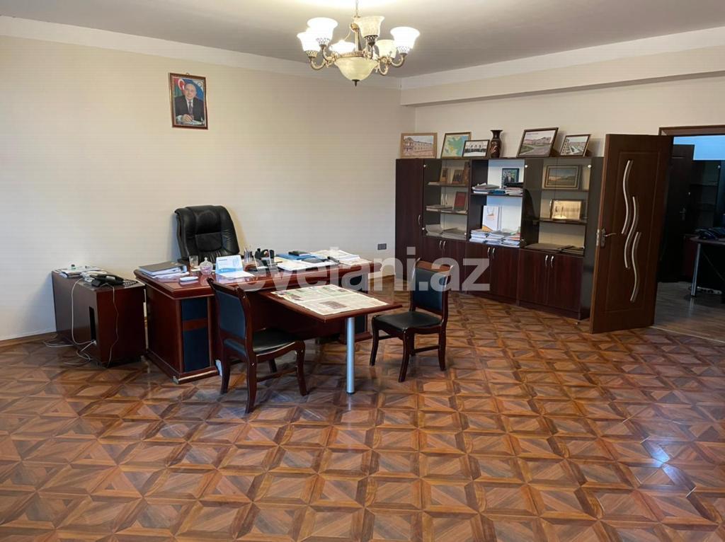 Kirayə verilir, ofis, 13 otaqlı, 550 m², Bakı, Binəqədi r, Memar Əcəmi m.