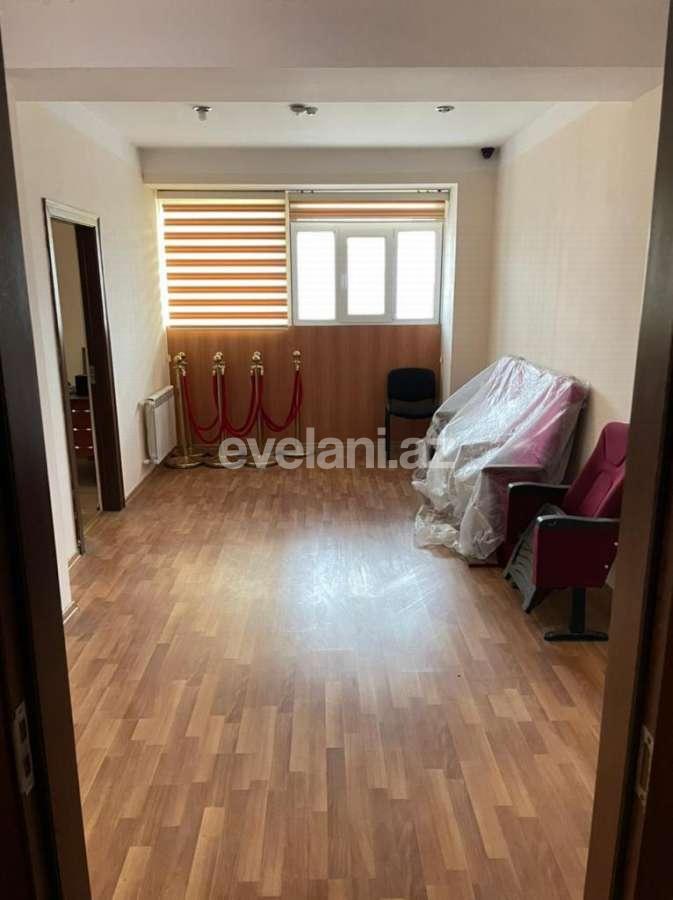 Kirayə verilir, ofis, 13 otaqlı, 550 m², Bakı, Binəqədi r, Memar Əcəmi m.