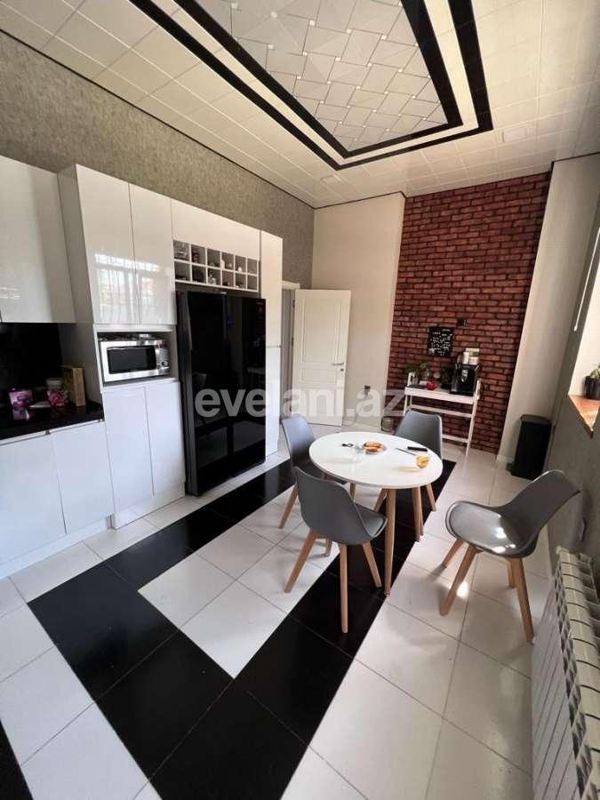Satılır, həyət evi / bağ, 5 otaqlı, 280 m², Bakı, Abşeron r, Novxanı q.