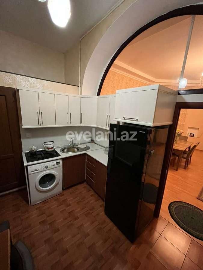 Satılır, köhnə tikili, 2 otaqlı, 62 m², Bakı, Səbail r, Sahil m.