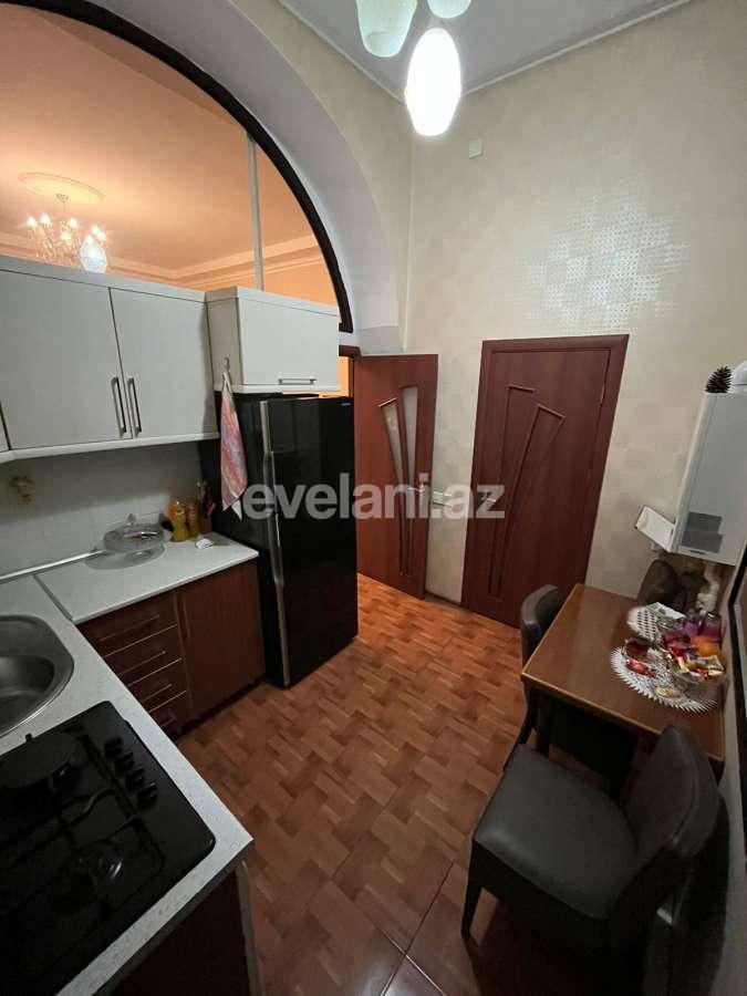 Satılır, köhnə tikili, 2 otaqlı, 62 m², Bakı, Səbail r, Sahil m.