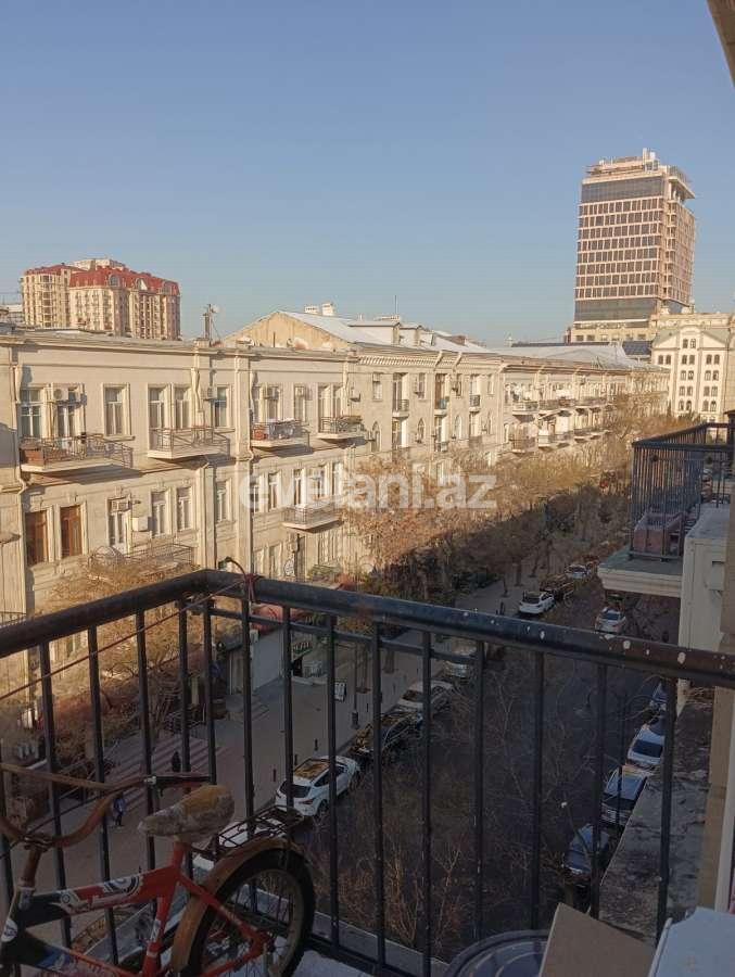 Satılır, köhnə tikili, 2 otaqlı, 60 m², Bakı, Səbail r, Sahil m.