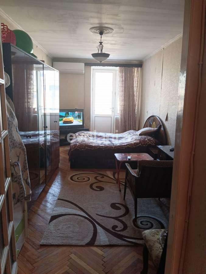 Satılır, köhnə tikili, 2 otaqlı, 60 m², Bakı, Səbail r, Sahil m.