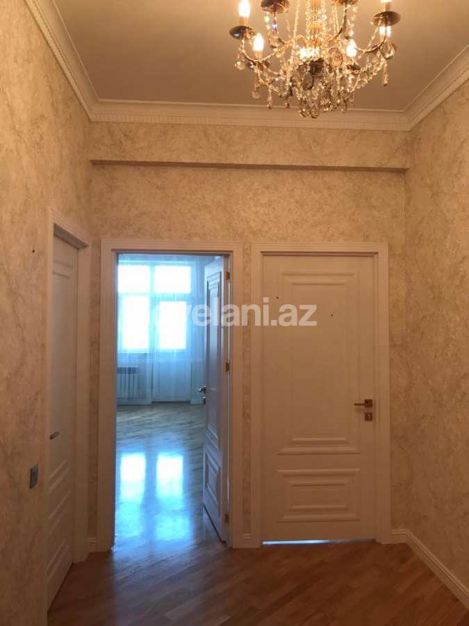 Satılır, yeni tikili, 2 otaqlı, 68 m², Bakı, Binəqədi r, 8-ci mikrorayon q, Azadlıq prospekti m.