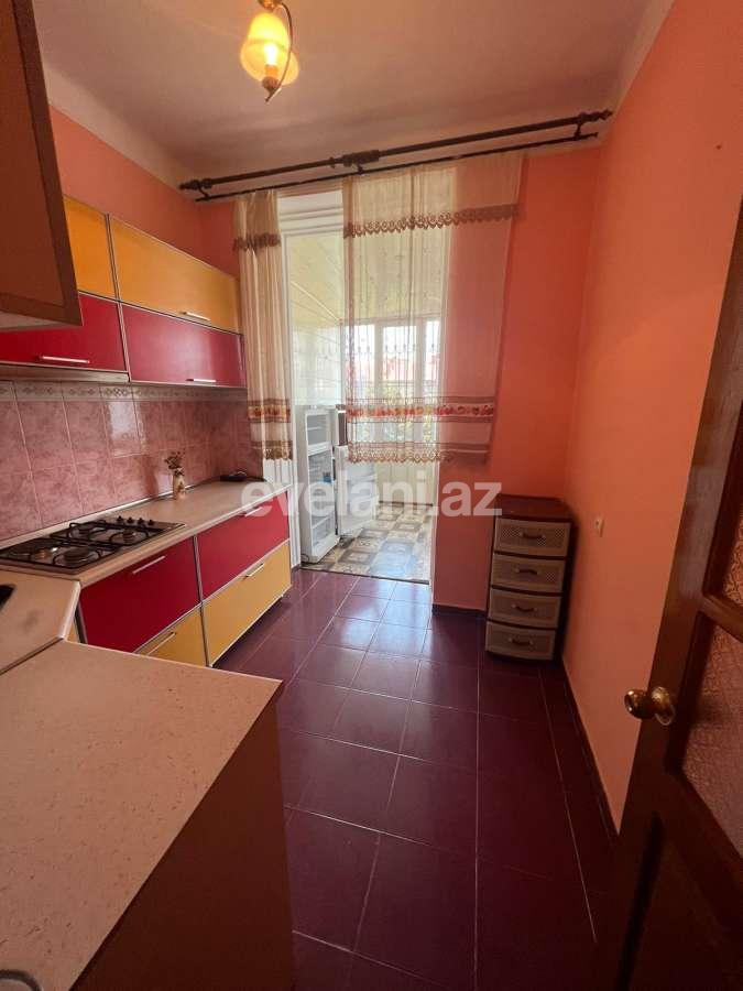 Rent, old building, 2 room, 70 m², Baku, Nizami r, Gara Garayev m.