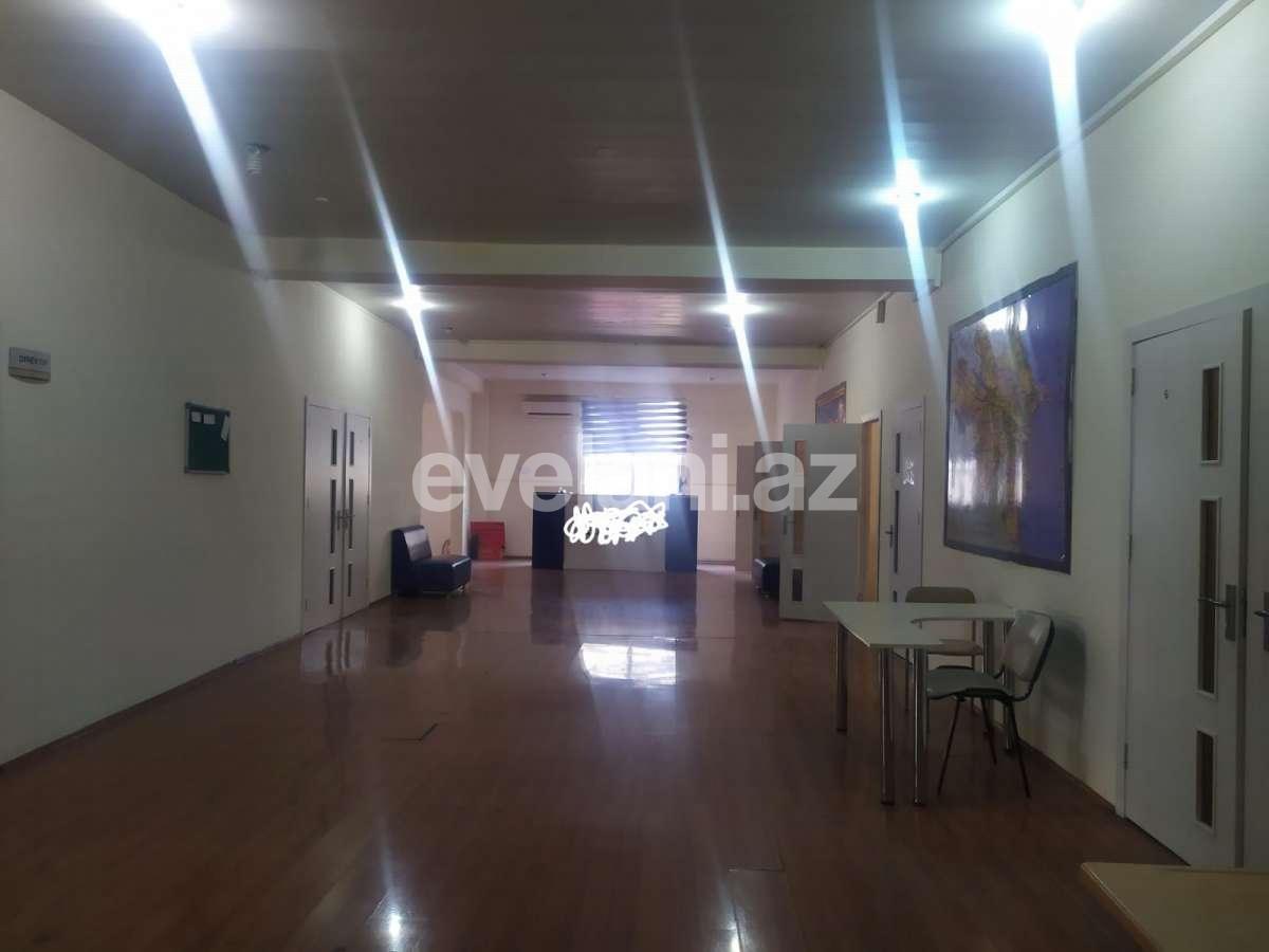 Kirayə verilir, ofis, 14 otaqlı, 400 m², Bakı, Yasamal r, İnşaatçılar m.
