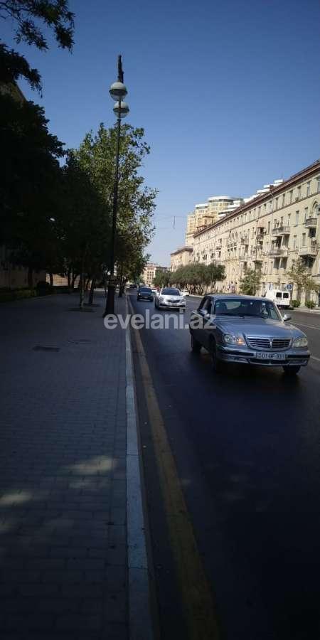 Satılır, köhnə tikili, 3 otaqlı, 100 m², Bakı, Yasamal r, Yasamal q, Elmlər Akademiyası m.