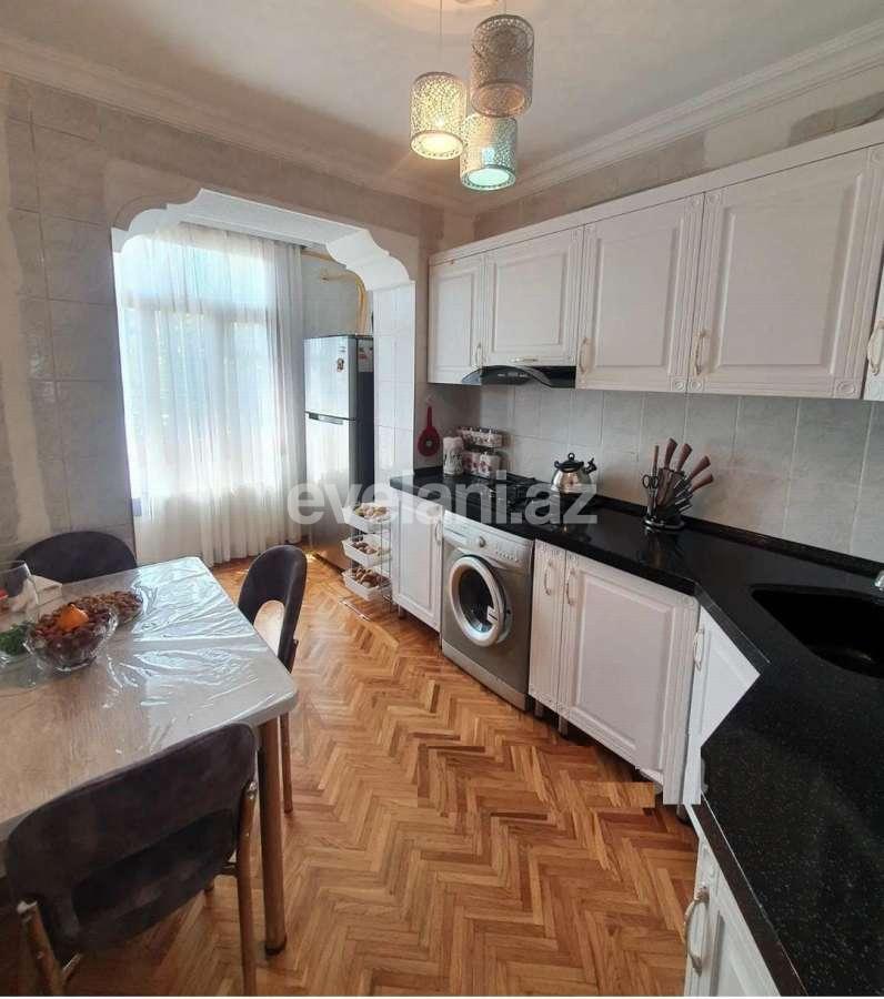 Kirayə verilir, köhnə tikili, 2 otaqlı, 70 m², Bakı, Nizami r, Xalqlar Dostluğu m.