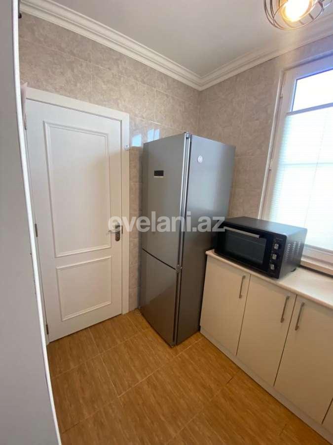 Satılır, köhnə tikili, 2 otaqlı, 50 m², Bakı, Nizami r, Xalqlar Dostluğu m.