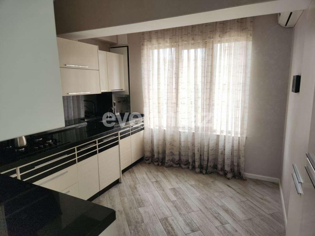 Satılır, köhnə tikili, 5 otaqlı, 123 m², Bakı, Xətai r, Əhmədli q, Əhmədli m.