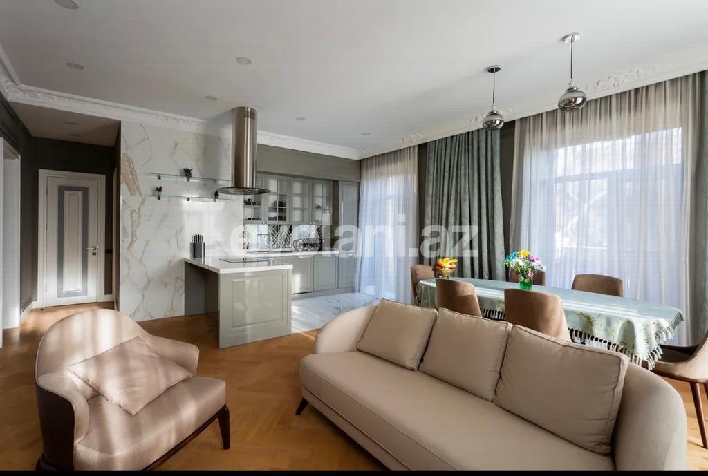 Satılır, köhnə tikili, 3 otaqlı, 115 m², Bakı, Səbail r, Sahil m.