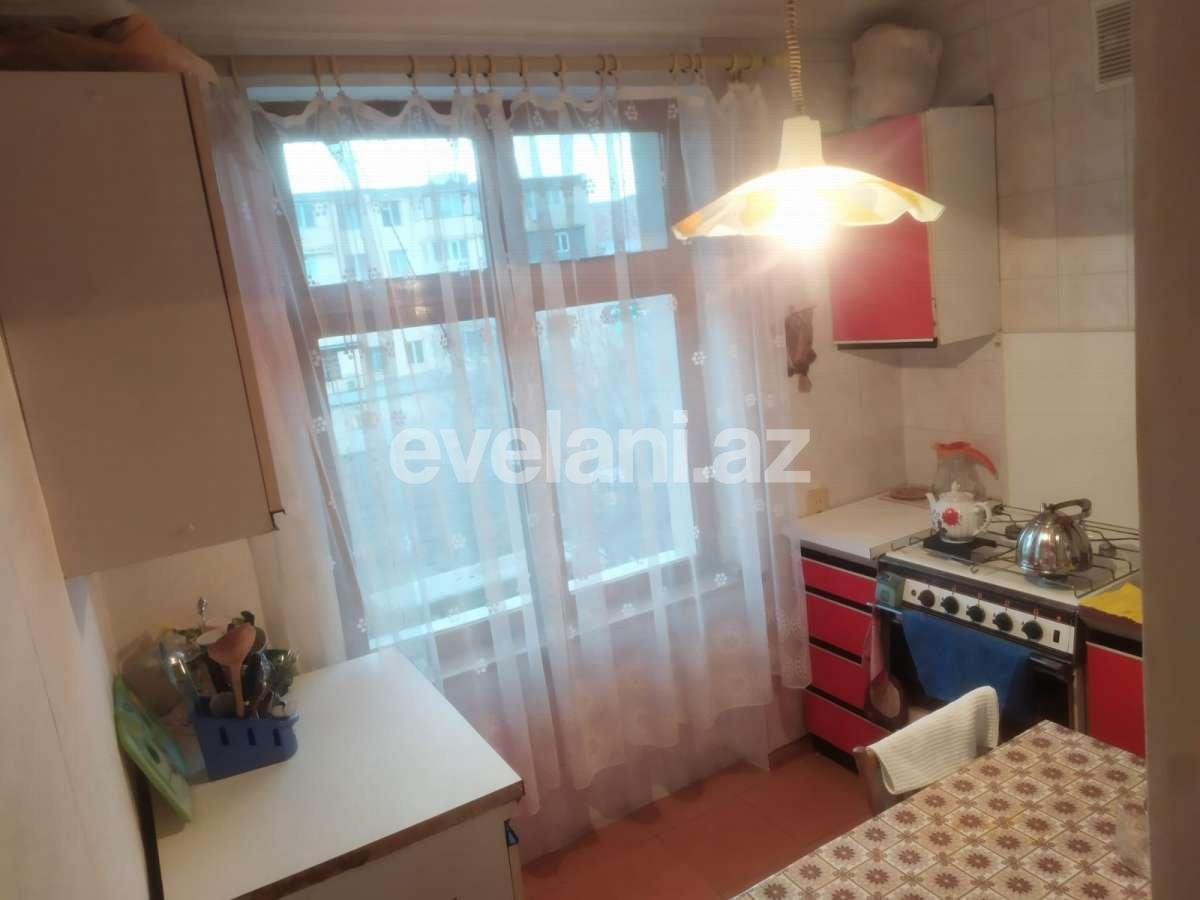Satılır, köhnə tikili, 2 otaqlı, 42 m², Bakı, Yasamal r, İnşaatçılar m.