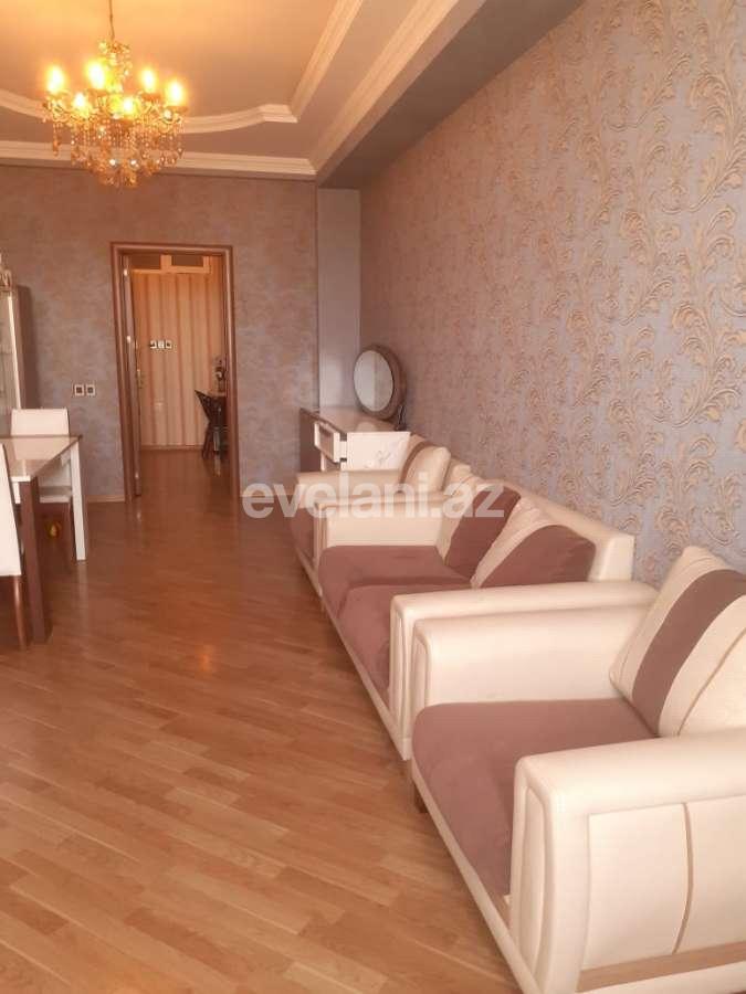 Satılır, yeni tikili, 2 otaqlı, 62 m², Bakı, Binəqədi r, 8-ci mikrorayon q, Azadlıq prospekti m.