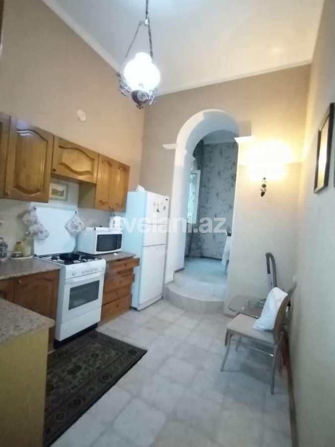 Satılır, köhnə tikili, 2 otaqlı, 50 m², Bakı, Yasamal r, Nizami m.