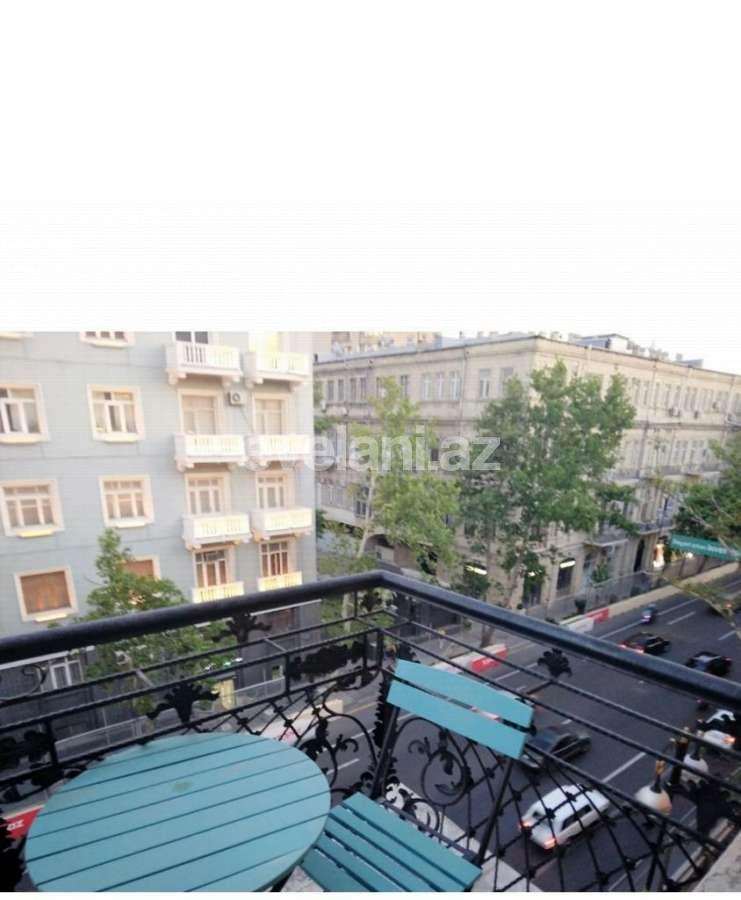 Kirayə verilir, köhnə tikili, 2 otaqlı, 50 m², Bakı, Səbail r, Sahil m.