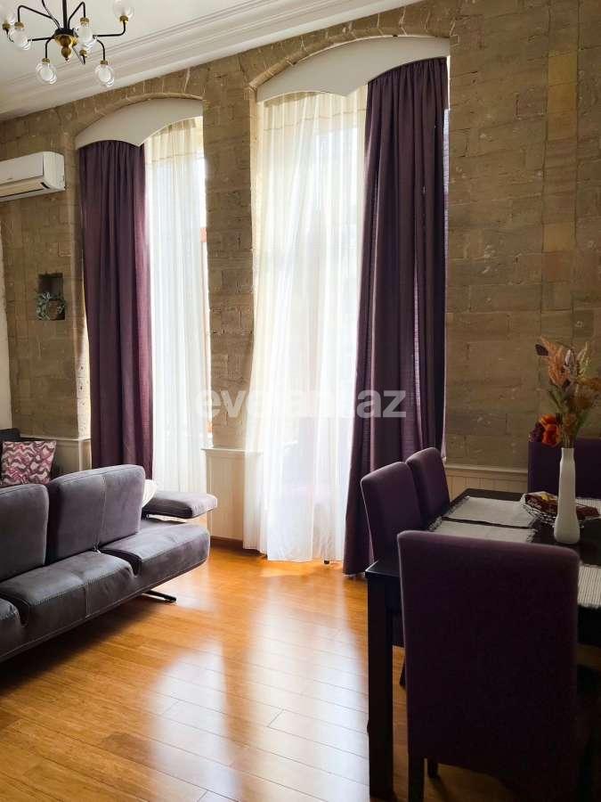 Kirayə verilir, köhnə tikili, 2 otaqlı, 75 m², Bakı, Nəsimi r, 28 may m.