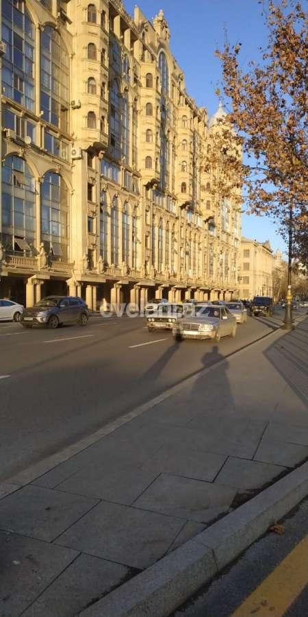 Satılır, köhnə tikili, 3 otaqlı, 114 m², Bakı, Yasamal r, Nizami m.